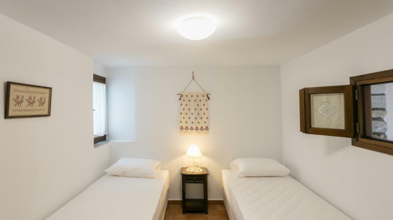 Traditional Inn Pirethron Aperathos Ngoại thất bức ảnh